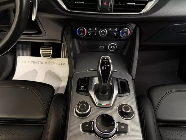 Alfa Romeo Stelvio VELOCE 154kW Q4 H&K LED R21 - foto 29