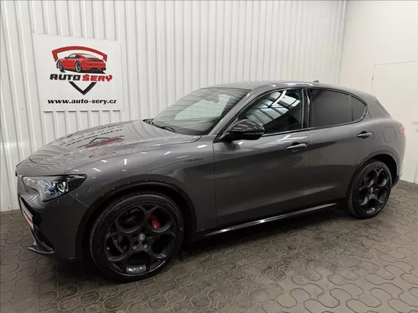 Alfa Romeo Stelvio VELOCE 154kW Q4 H&K LED R21 - foto 3