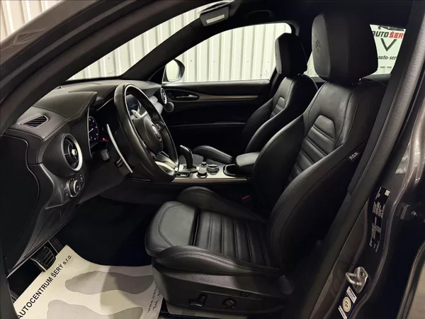 Alfa Romeo Stelvio VELOCE 154kW Q4 H&K LED R21 - foto 30