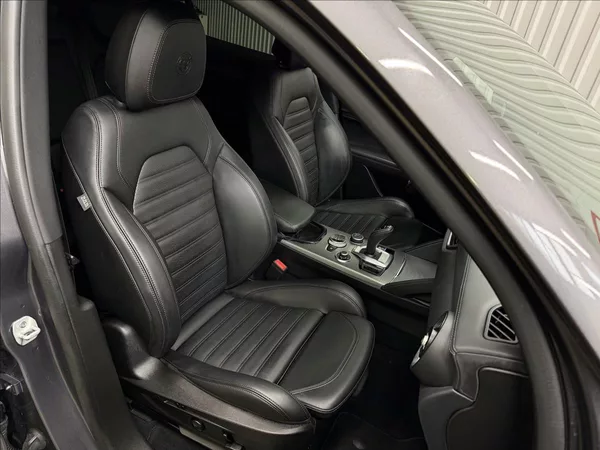 Alfa Romeo Stelvio VELOCE 154kW Q4 H&K LED R21 - foto 39