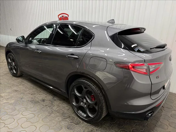 Alfa Romeo Stelvio VELOCE 154kW Q4 H&K LED R21 - foto 6