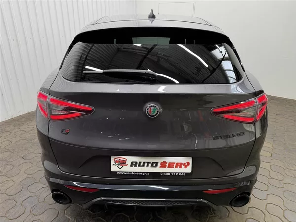 Alfa Romeo Stelvio VELOCE 154kW Q4 H&K LED R21 - foto 7