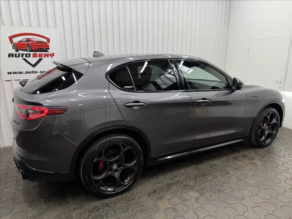 Alfa Romeo Stelvio VELOCE 154kW Q4 H&K LED R21 - foto 9