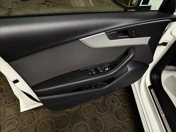 Audi A4 35TDI MHEV S-LINE MATRIX LED - foto 14