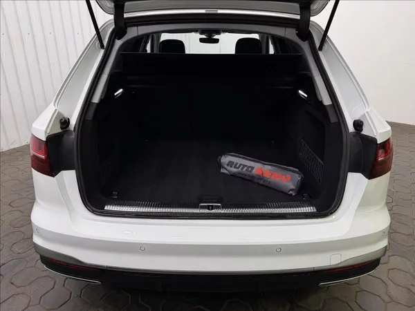 Audi A4 35TDI MHEV S-LINE MATRIX LED - foto 37