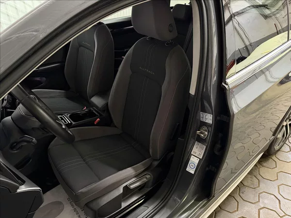 Volkswagen Golf ALLTRACK 147KW 4M PANO IQ.LED - foto 36