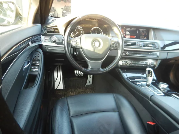 BMW Řada 5 520d XDRIVE, ČR, SERVISKA - foto 11