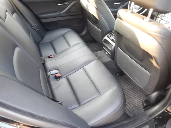 BMW Řada 5 520d XDRIVE, ČR, SERVISKA - foto 12