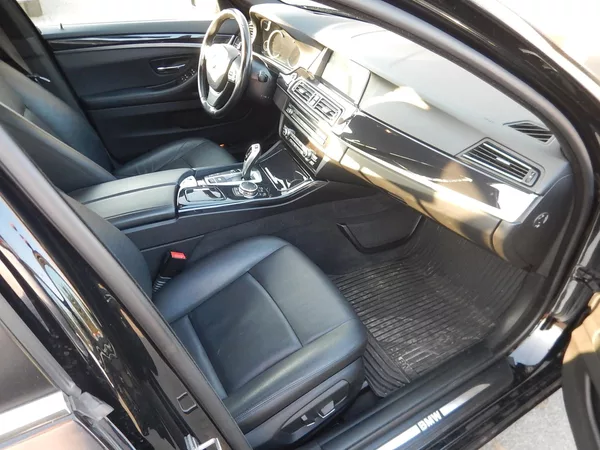 BMW Řada 5 520d XDRIVE, ČR, SERVISKA - foto 13