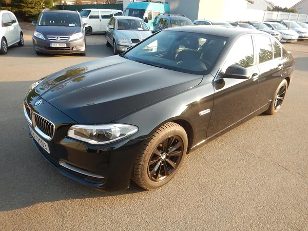 BMW Řada 5 520d XDRIVE, ČR, SERVISKA - foto 2