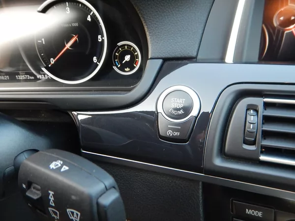 BMW Řada 5 520d XDRIVE, ČR, SERVISKA - foto 26