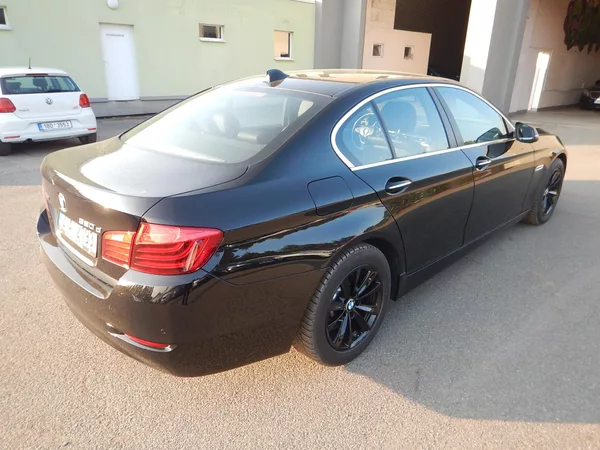 BMW Řada 5 520d XDRIVE, ČR, SERVISKA - foto 6