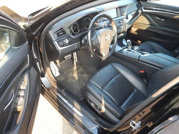 BMW Řada 5 520d XDRIVE, ČR, SERVISKA - foto 9