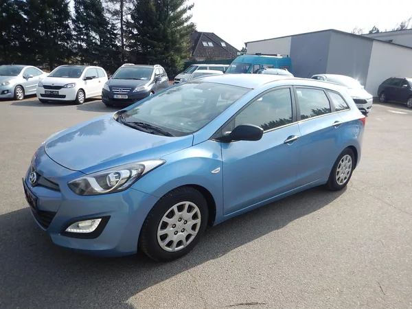 Hyundai i30 1.4 CRDi 66 kw tažné - foto 2