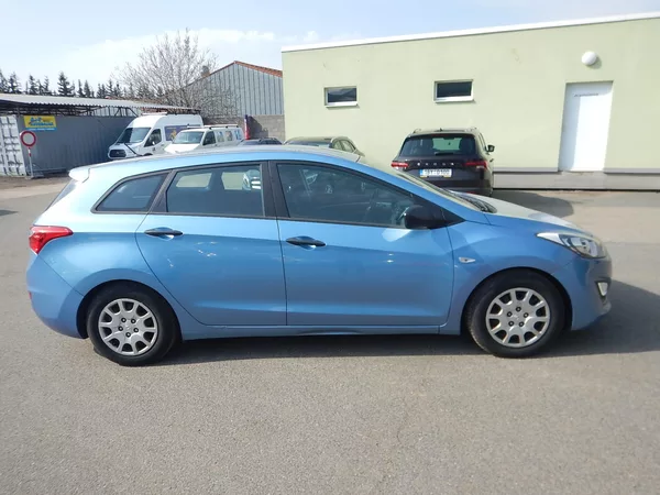 Hyundai i30 1.4 CRDi 66 kw tažné - foto 4