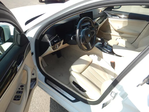 BMW Řada 5 520D XDRIVE - foto 9