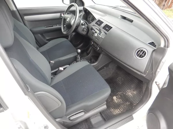 Suzuki Swift 1.3 GLX, ČR, DIGIKLIMA - foto 13