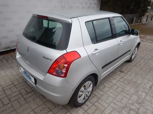 Suzuki Swift 1.3 GLX, ČR, DIGIKLIMA - foto 8