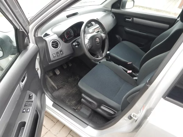 Suzuki Swift 1.3 GLX, ČR, DIGIKLIMA - foto 9