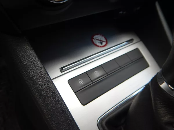 Škoda Octavia III 1.6 TDI, ČR, KLIMA - foto 23