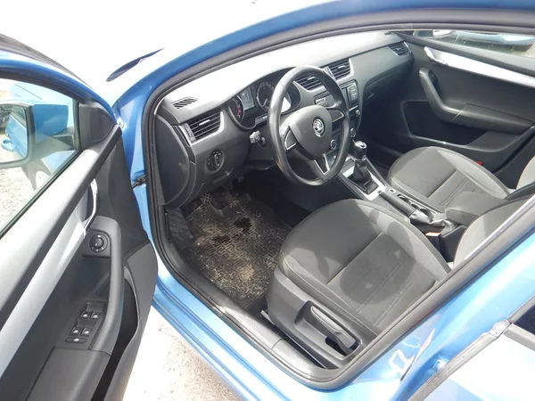 Škoda Octavia III 1.6 TDI, ČR, KLIMA - foto 9