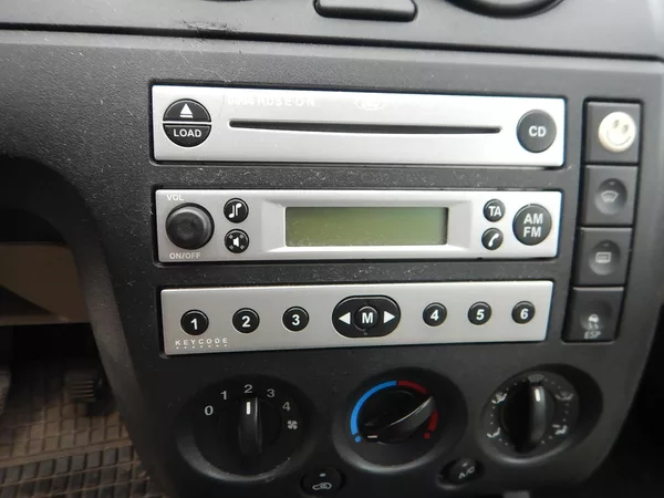 Ford Fiesta 1.4 TDCi, GHIA, KLIMA - foto 20