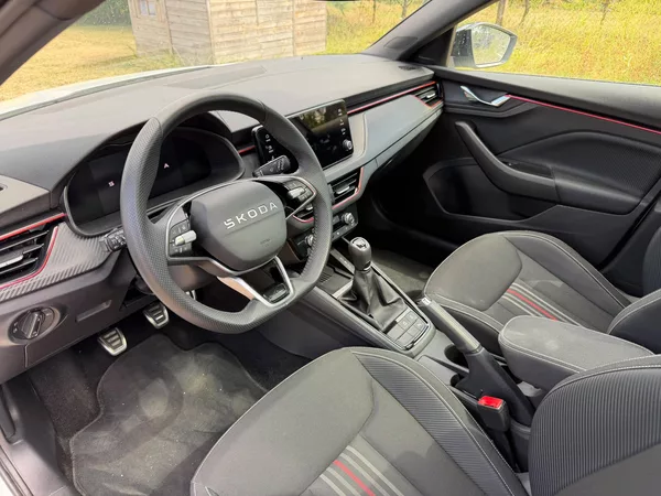Škoda Scala 1.0 TSI, 85 kW, MONTE CARLO - foto 8