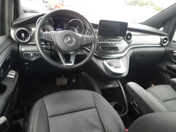 Mercedes-Benz Třídy V V 300 d, 7 MÍST, 174 kW - foto 11