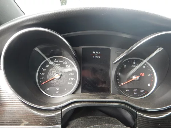 Mercedes-Benz Třídy V V 300 d, 7 MÍST, 174 kW - foto 23