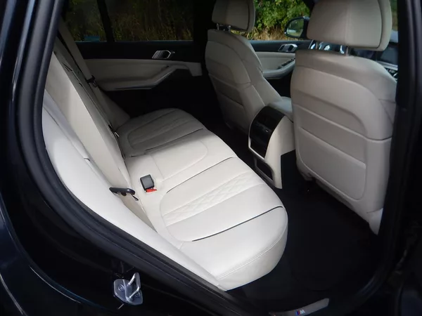 BMW X5 xDrive45e, ČR, 1. MAJ. - foto 12