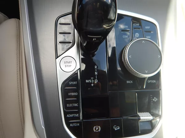 BMW X5 xDrive45e, ČR, 1. MAJ. - foto 25
