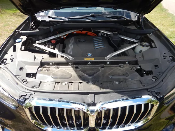 BMW X5 xDrive45e, ČR, 1. MAJ. - foto 27