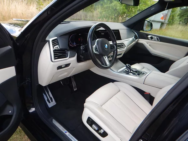 BMW X5 xDrive45e, ČR, 1. MAJ. - foto 9