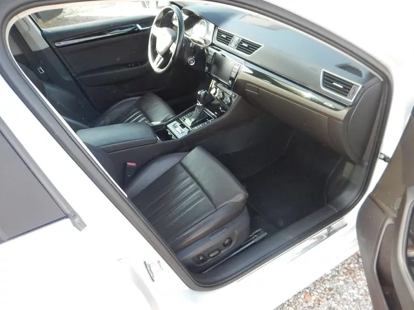 Škoda Superb 2.0 TDI, DSG, L&K, DIGIKLIMA - foto 13