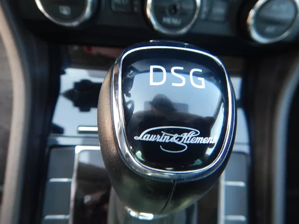Škoda Superb 2.0 TDI, DSG, L&K, DIGIKLIMA - foto 24