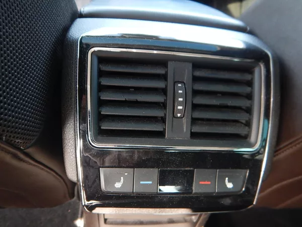 Škoda Superb 2.0 TDI, DSG, L&K, DIGIKLIMA - foto 30