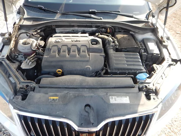 Škoda Superb 2.0 TDI, DSG, L&K, DIGIKLIMA - foto 31