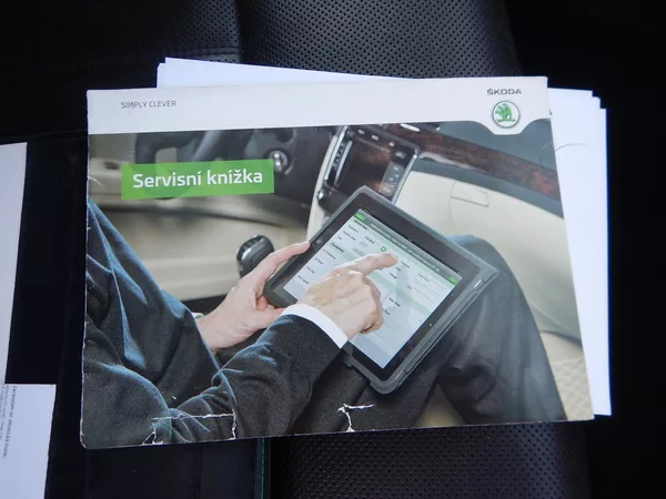 Škoda Superb 2.0 TDI, DSG, L&K, DIGIKLIMA - foto 34