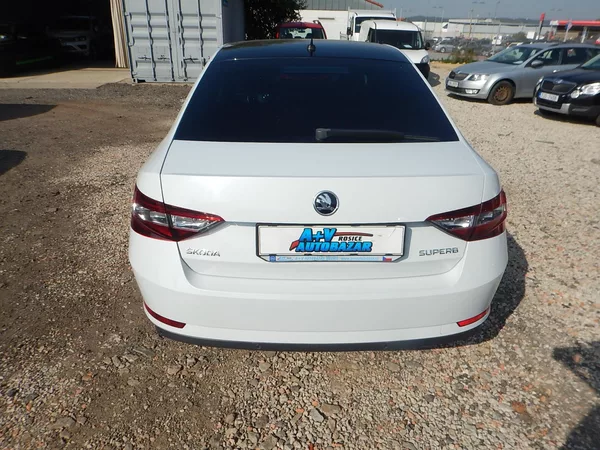 Škoda Superb 2.0 TDI, DSG, L&K, DIGIKLIMA - foto 7