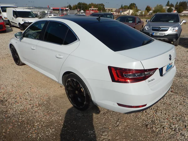 Škoda Superb 2.0 TDI, DSG, L&K, DIGIKLIMA - foto 8