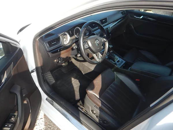 Škoda Superb 2.0 TDI, DSG, L&K, DIGIKLIMA - foto 9