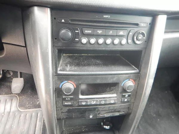 Peugeot 207 1.6 HDi, DIGIKLIMA - foto 18