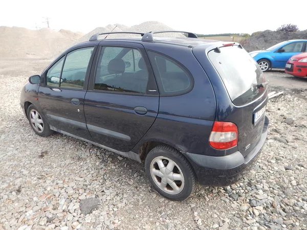Renault Scénic 1.6 i 79 kw - foto 5