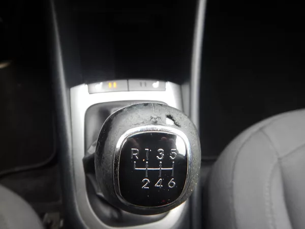 Kia Rio 1.4 i 80 kw - foto 12