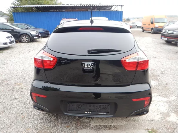 Kia Rio 1.4 i 80 kw - foto 7