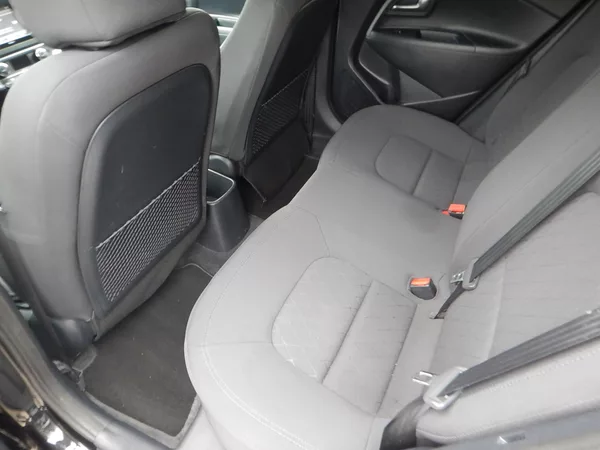 Kia Rio 1.4 i 80 kw - foto 8