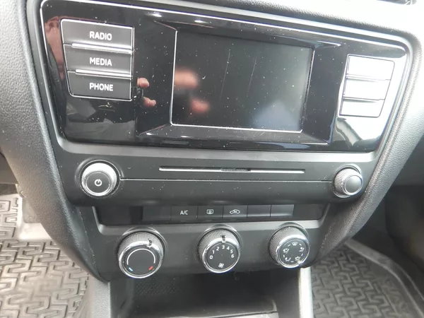Škoda Octavia 1.4i CNG, KLIMA - foto 22