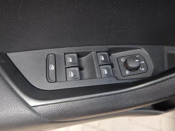 Škoda Karoq 2.0 TDI DSG, 4x4, SERVISKA - foto 16