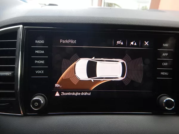 Škoda Karoq 2.0 TDI DSG, 4x4, SERVISKA - foto 26