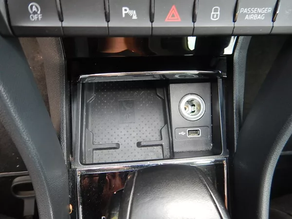 Škoda Karoq 2.0 TDI DSG, 4x4, SERVISKA - foto 28